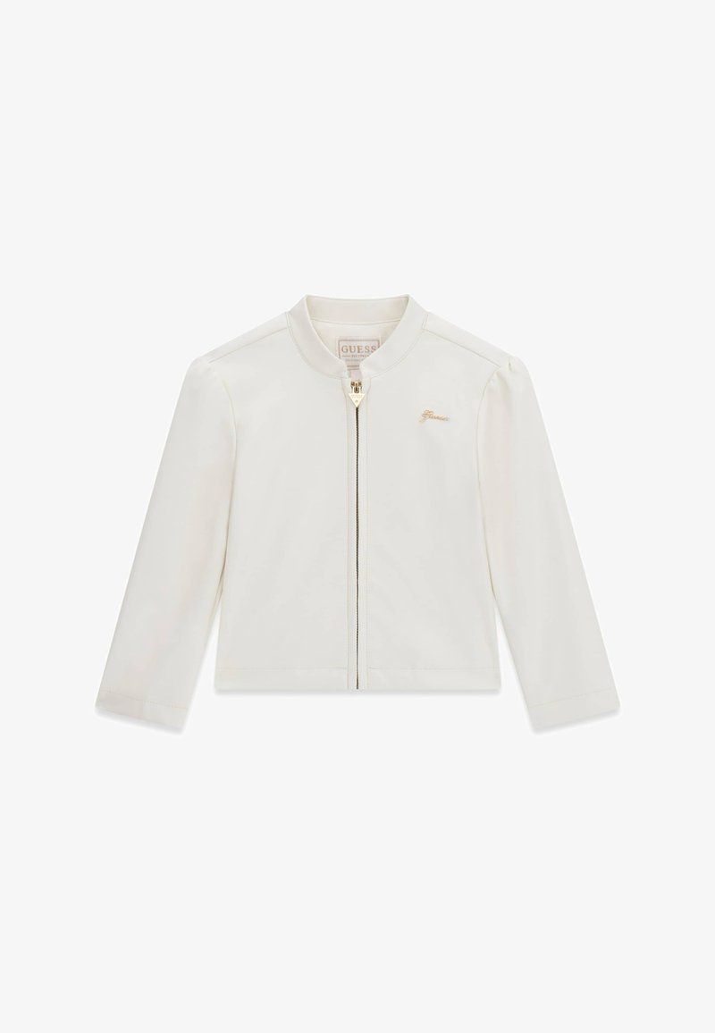 Witte cropped jas met lange mouwen, voorzien van een ronde kraag, ritssluiting aan de voorkant en een gouden logodetail op de borst. Glad oppervlak.