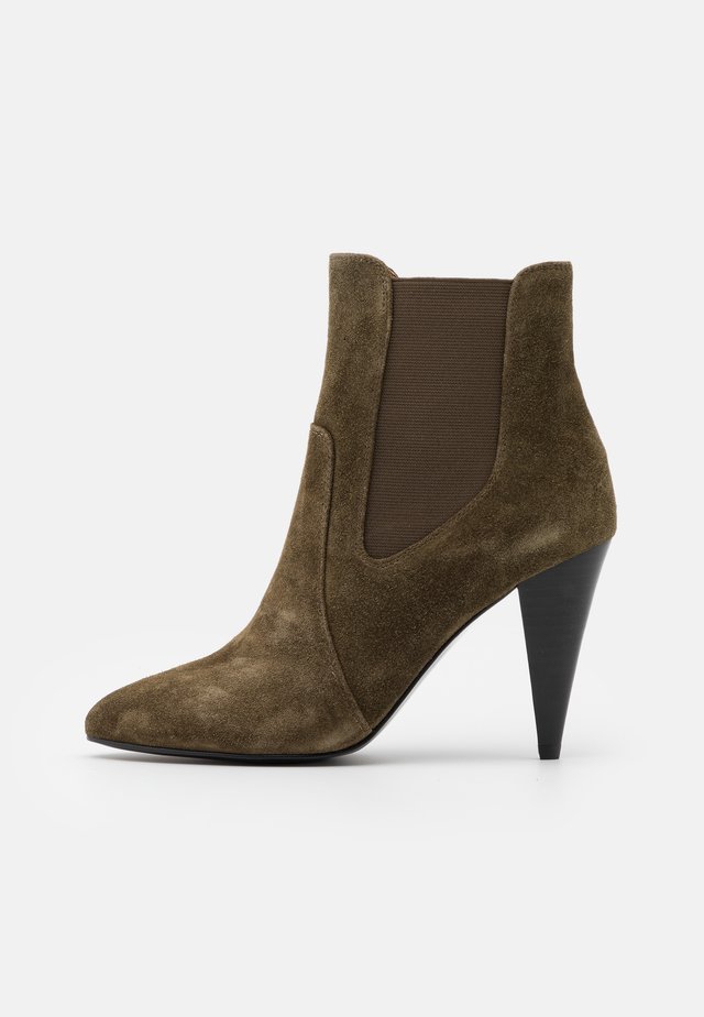 bottines lacets minelli