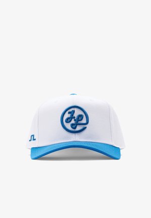 Casquette de baseball blanche avec une visière incurvée bleue et un logo circulaire bleu brodé avec les lettres stylisées "LP" sur le panneau avant.