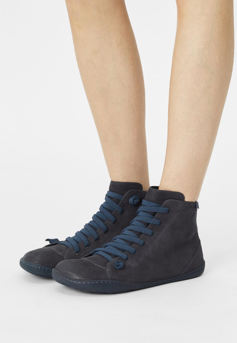 camper peu cami grey