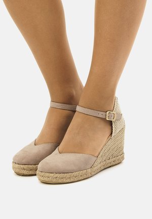 Sandalen met plateauzool - taupe