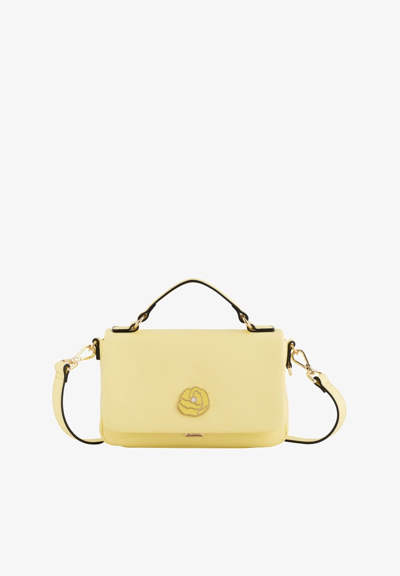 Żółta torebka o gładkiej fakturze, z klapą, złotymi elementami wykończeniowymi i detalem haftu w kwiaty z przodu.
