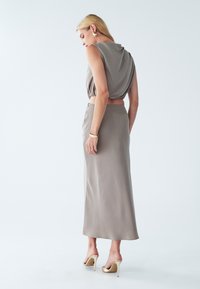 BWLDR ALISA SKIRT - Maksiseelik - mushroom