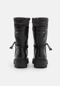 Jana Botas - black