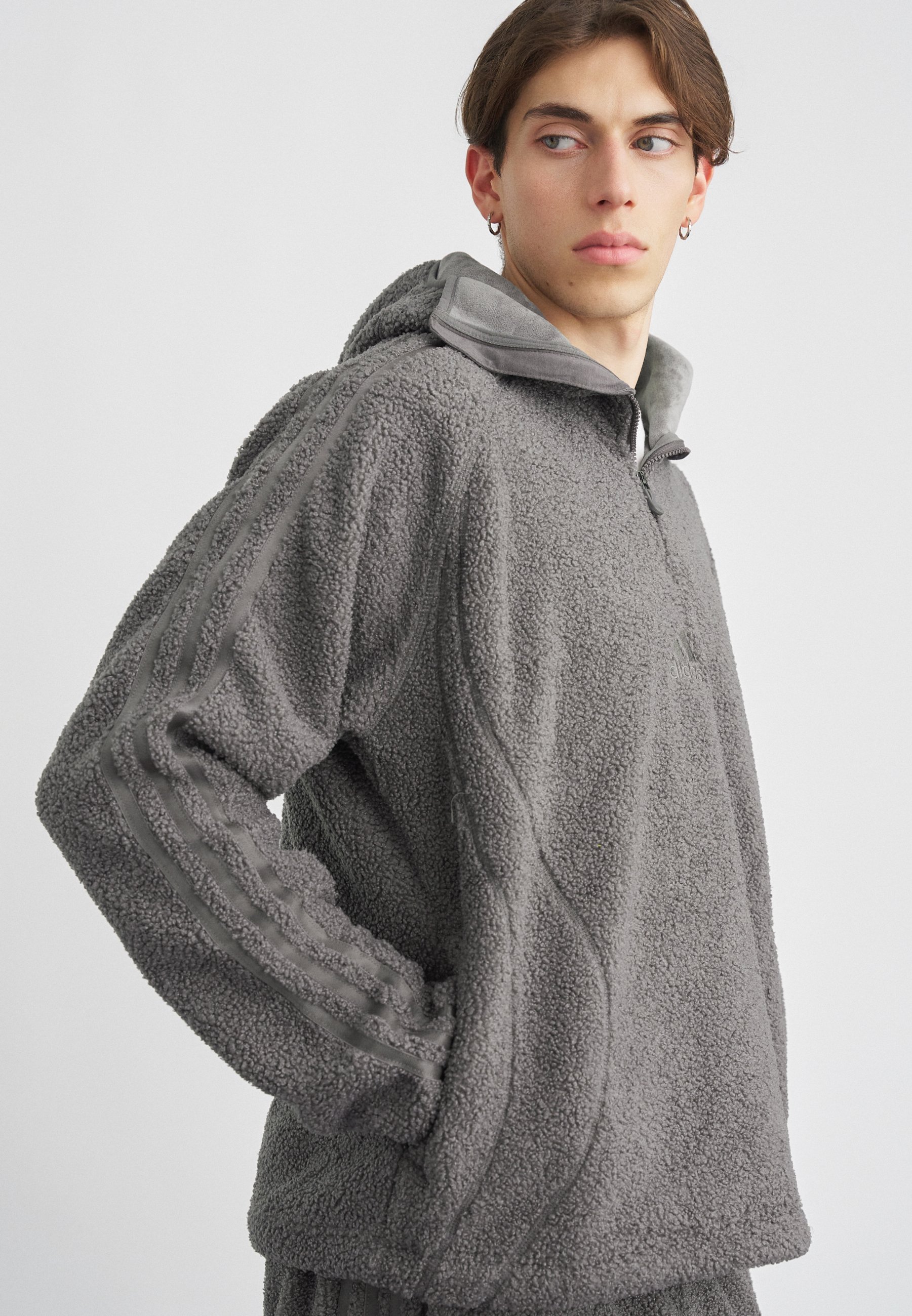 adidas Originals Fleece jumper - grey strata/dark grey - Zalando.co.uk