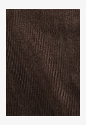 Tessuto di velluto a coste marrone con righe verticali, morbido al tatto e di un colore profondo e ricco, adatto per rivestimenti o abbigliamento.