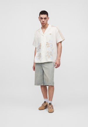 adidas Summer Glow Resort Shirt Asia Sizing 'Off White' (Women's) — foto 3