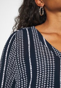 Kaffe Blus - dark blue