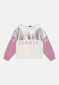 Crewneck sweatshirt with silver metallic top, white middle, and pink sleeves, featuring the word "SUMMER" in pink across the chest.