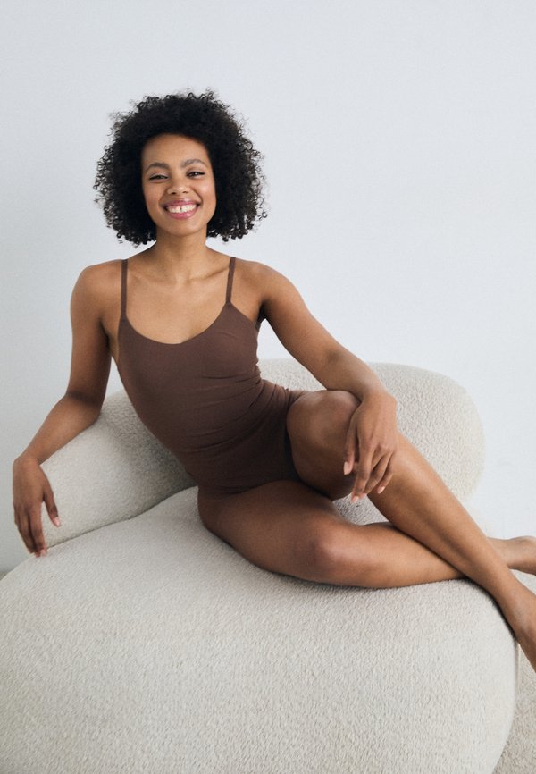 SCULPTED FIRM STAY PUT  - Shapewear - sunstone2