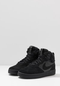 Nike Sportswear COURT BOROUGH MID 2 BOOT WINTERIZED - Höga sneakers - black/white