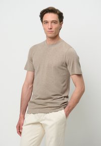 PROFUOMO THE LUXURY BASIC SHORT SLEEVE - T-shirt basic - beige