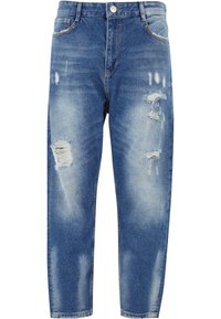Jeans de mezclilla azul con un acabado desgastado, que presentan parches desgastados y pequeños desgarres. Diseño clásico de cinco bolsillos y cierre de botón.