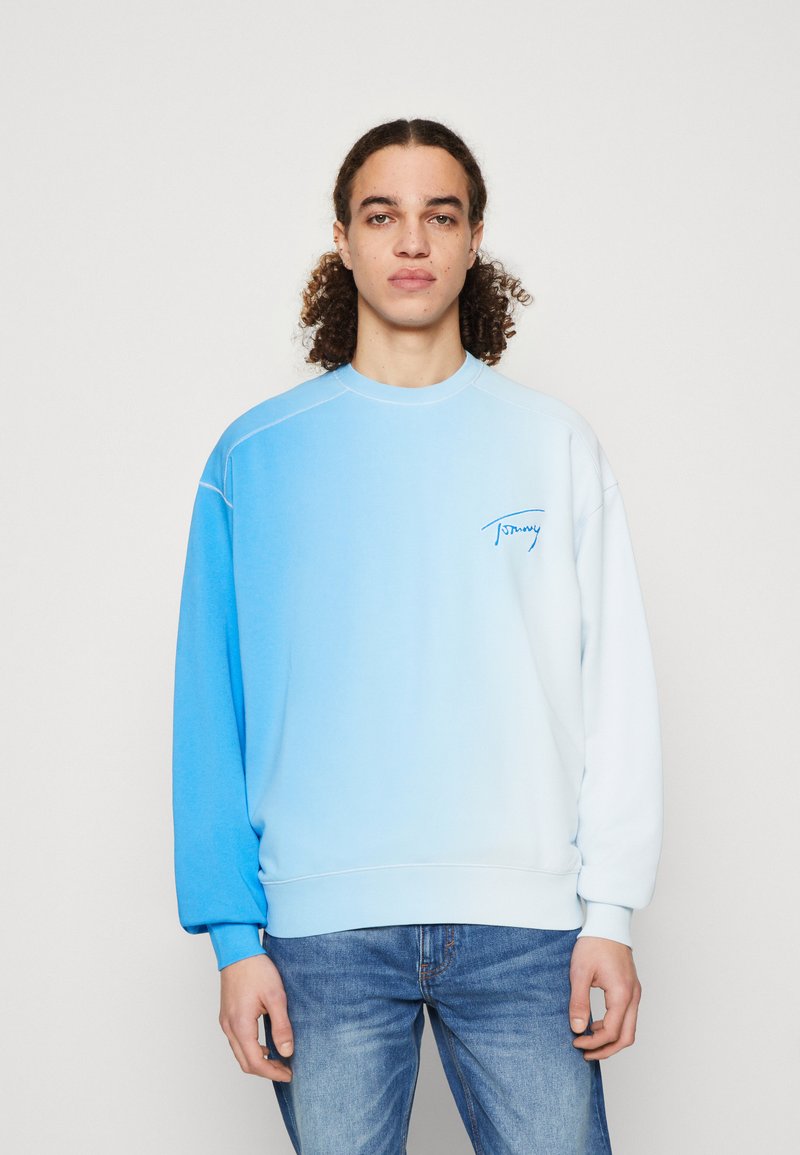 Tommy Jeans BOXY DIP DYE SIGNATURE CREW Sweatshirt deep sky blue