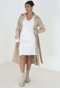 Brave Soul OVERSIZED V NECK RIB - Abito in maglia - off white