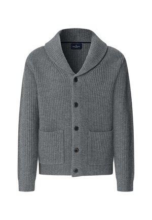 Cárdigan gris con canalé y cuello de chal, que cuenta con seis botones, dos bolsillos frontales y un diseño de punto texturizado.