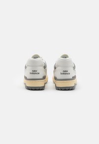 New Balance Sneakers - white