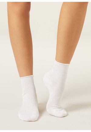 SEAMLESS SHORT - Strømper - weiß white