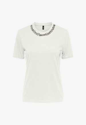 T-shirt bianca a maniche corte con scollo rotondo decorato con inserti di gemme argentate e trasparenti.