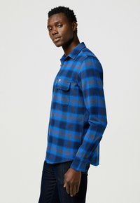 Wrangler PKT - Camicia - icy indigo