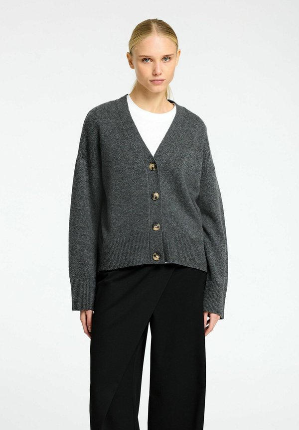 V AUSSCHNITT - Strickjacke