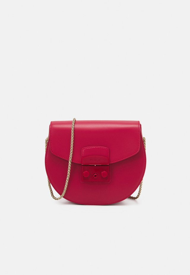 METROPOLIS MINI CROSSBODY ROUND - Skulderveske - ruby