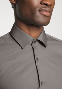 HUGO JENNO - Camisa - open grey