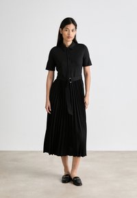 Tommy Hilfiger MIX PLEATED DRESS - Tričkové šaty - black