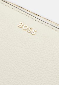 BOSS ALYCE FLAP WALLET - Peněženka - soft cream