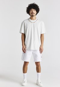 SIKSILK OVERSIZED CHAIN  - Marškinėliai su spaudiniu - snow marl
