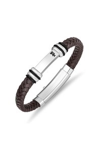 Bracciale in pelle intrecciata marrone con chiusura in argento lucido, dotato di accenti neri e logo inciso sul pezzo metallico.
