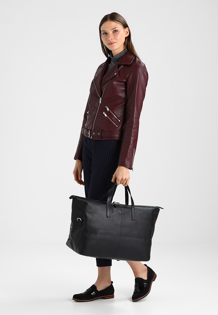 Sandqvist HOLLY Weekendveske black Zalando.no Sandqvist HOLLY Weekendveske black Zalando.no