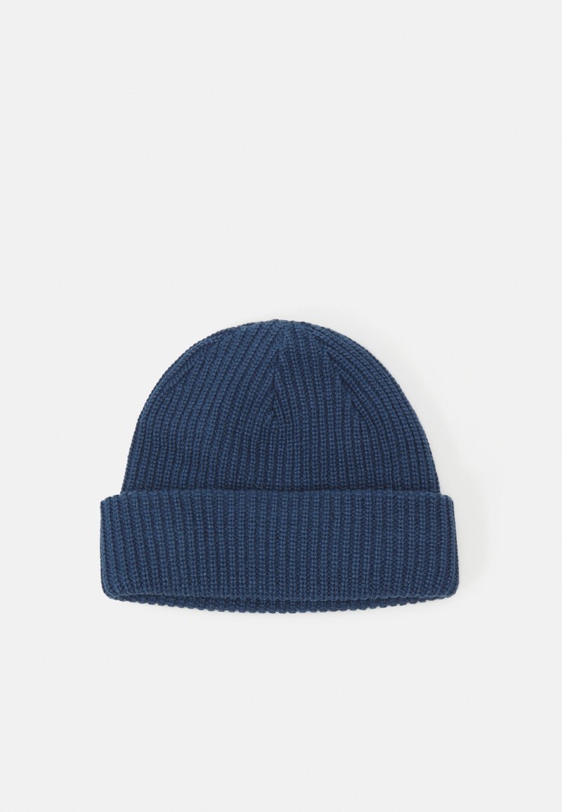 navy blue north face beanie