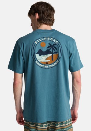 - T-shirt z nadrukiem