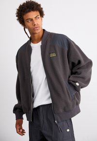 Champion Rochester SURPLUS PARACHUTE PANTS - Cargobukse - black