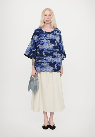 Henrik Vibskov DART TEE - Bluza - fishes blue
