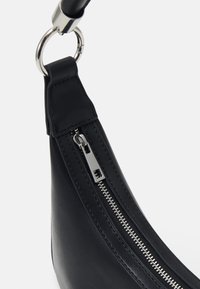 Gina Tricot MULTI HALF MOON BAG - Torbica - black