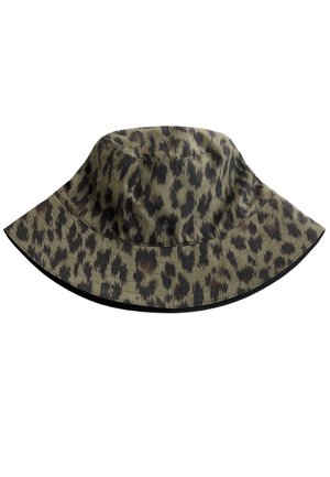 Olivovo zelený klobúk typu baret s čiernym a hnedým leopardím vzorom a širokou prešitou krempou.