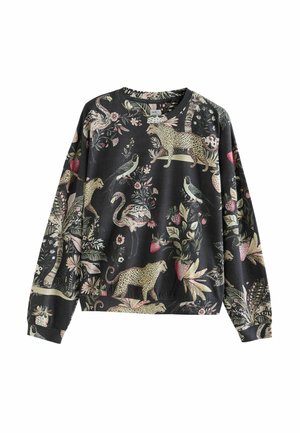 Melnas sporta krekls ar ziedu un dzīvnieku rakstu, kurā attēloti leopardi, putni un ziedi. Izgatavots no mīkstas auduma ar apaļu kakla izgriezumu.