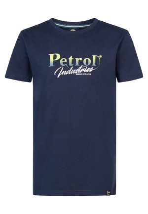 Marineblaues Baumwoll-T-Shirt mit kurzen Ärmeln, auf der Brust mit dem "Petrol Industries"-Logo in weißem und gelb verlaufendem Farbton.