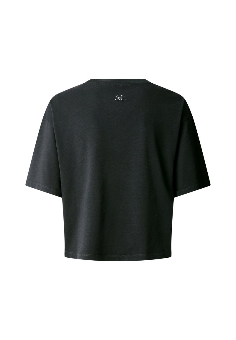 T-shirt nera cropped con maniche corte, realizzata in tessuto morbido. Presenta un piccolo logo bianco sulla schiena, vicino al collo.