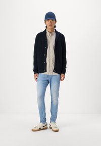GAP STANDARD - Formalna srajca - khaki