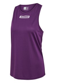 Fioletowy bezrękawnik sportowy wykonany z gładkiego, oddychającego materiału. Posiada biały napis 'HUMMEL' z przodu oraz okrągły dekolt.