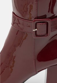 Even&Odd Wide Fit Stivali con i tacchi - red