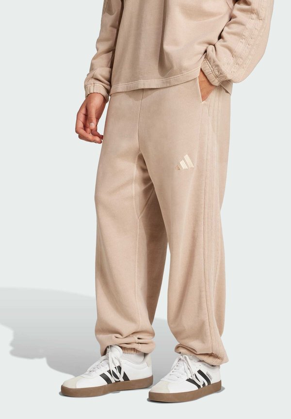 ALL FRENCH WASHED LOOSE - Tracksuit bottoms - warm sandstone