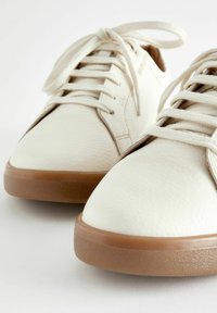 Next SIGNATURE - Tenisice - white tan