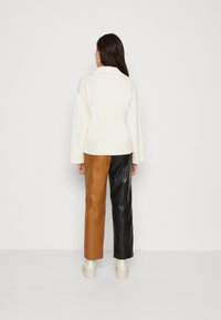 Gina Tricot Stickad tröja - off-white