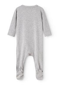 Grå, myk bomulls babyheldress med lange ermer, fotede bunn, og samlet mansjett. Enkel design uten synlige mønstre eller dekorasjoner.