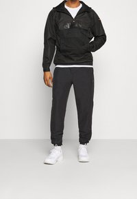 Ellesse Windbreakers - black