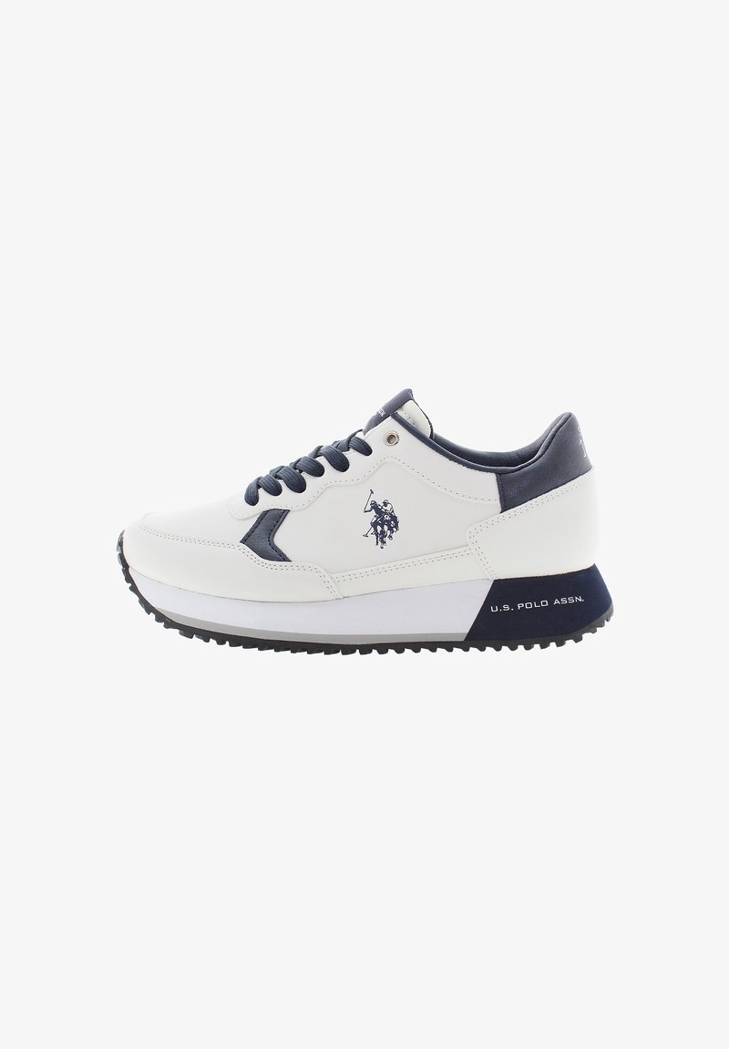 Witte leren sneaker met marineblauwe accenten, ronde neus, vetersluiting, logo aan de zijkant, gestructureerde rubberen zool en gelaagde zoolstructuur.